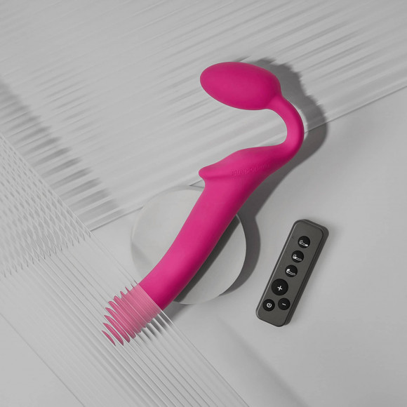 Ярко-розовый безремневой страпон Strap-on-me Vibrating Bendable Strap-On size XL Ярко-розовый безремневой страпон Strap-on-me Vibrating Bendable Strap-On size XL