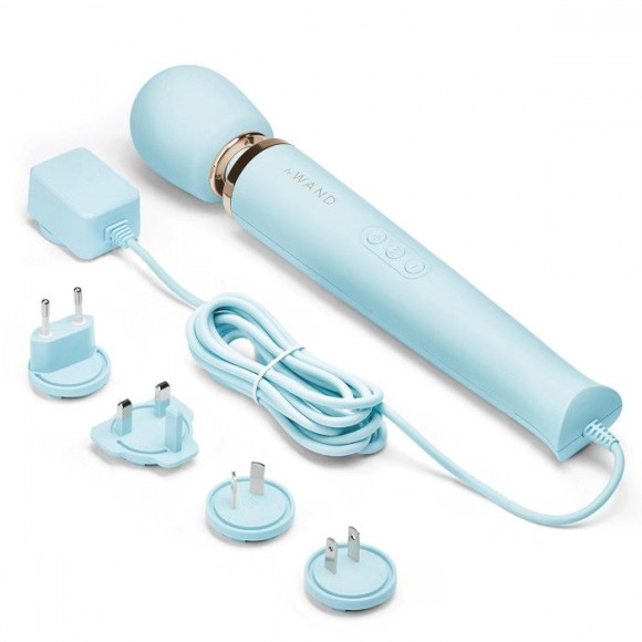 Голубой проводной вибромассажер Le Wand Sky Blue с 10 скоростями